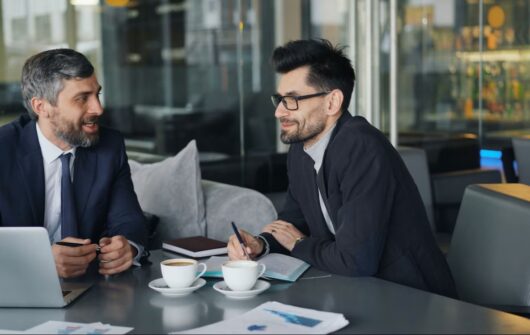 Χρηματοδότηση & Επενδυτικές Υπηρεσίες (Financing & Investment Services)